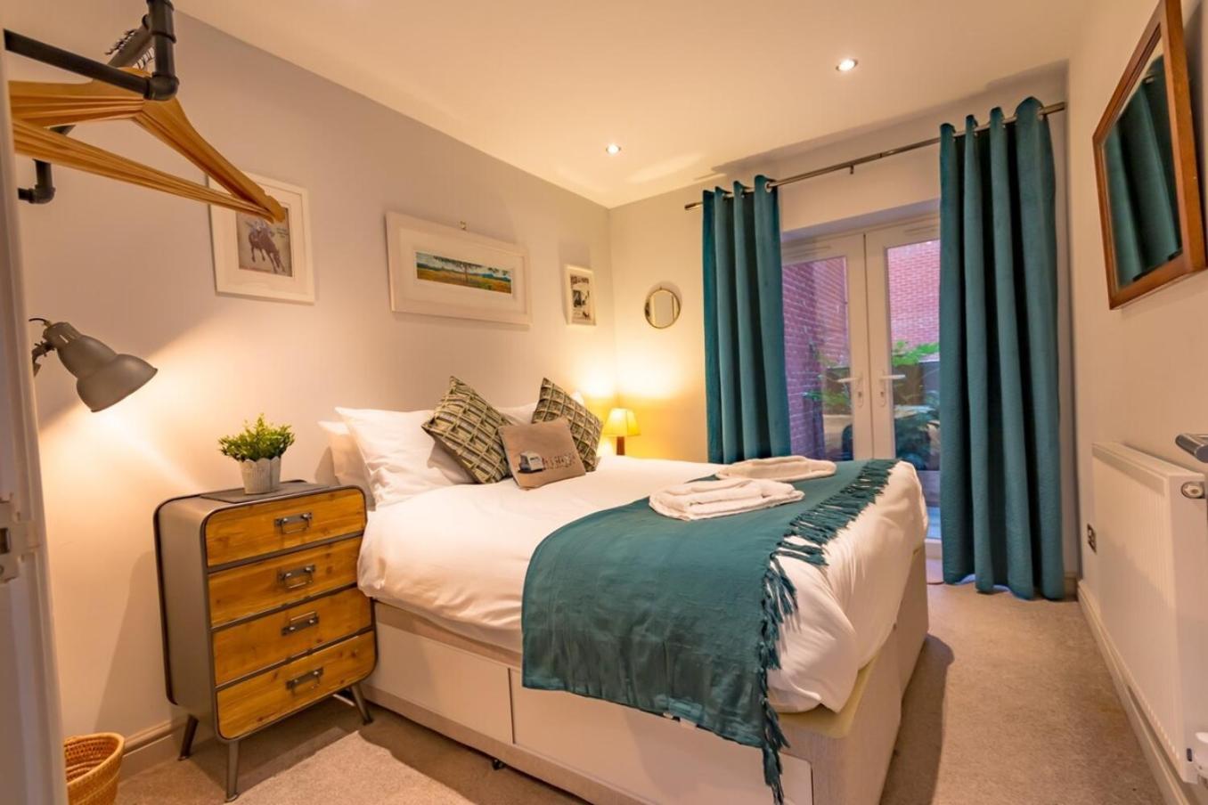 Walpole Bay 2 Bed Stunning Garden Apt By Adliv Margate Bagian luar foto